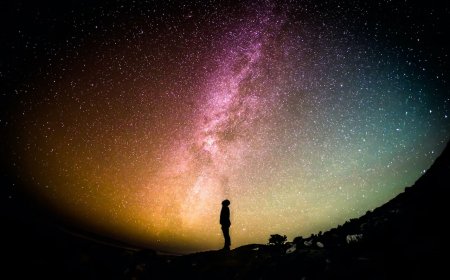 Astrofizik: Evrenin Kökeni ve Sırları Hakkında Bilmeniz Gerekenler