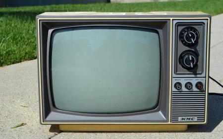 Televizyonların Gelişimi: Tarihten Günümüze Teknolojik Yenilikler ve Değişen İzleme Alışkanlıkları