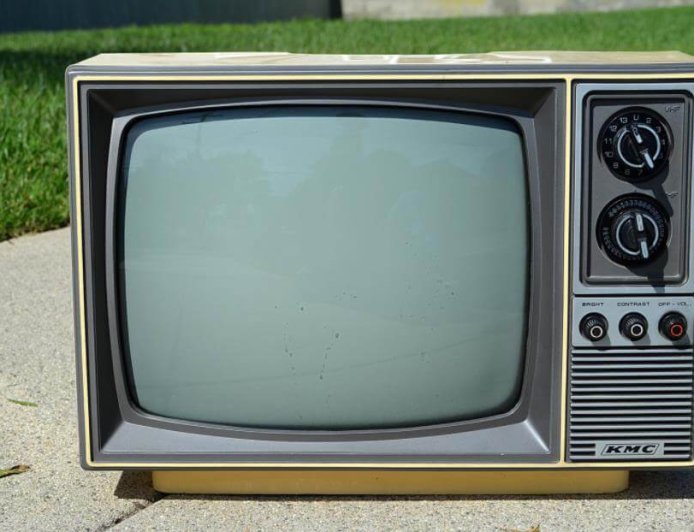 Televizyonların Gelişimi: Tarihten Günümüze Teknolojik Yenilikler ve Değişen İzleme Alışkanlıkları